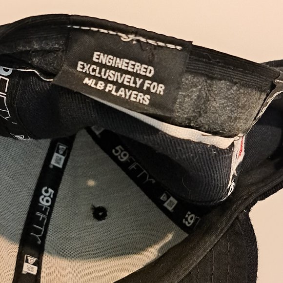 MLB Cleveland Official On-Field Cap Size 7 3/8 Baseball Cap by New Era - Picture 10 of 11